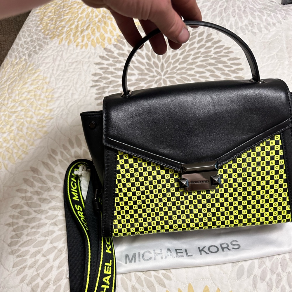 MK Whitney Acid Green Medium.